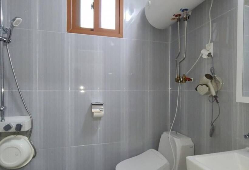 Namhae Skyblue Sea Pension