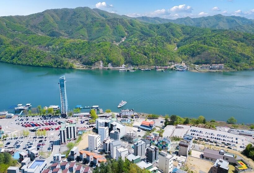 Nami Island Pig Dream Spa Pension