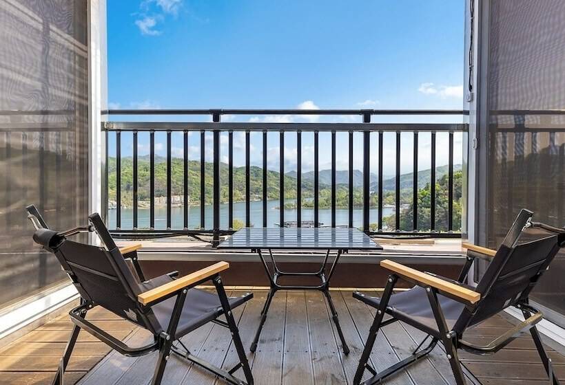 Nami Island Pig Dream Spa Pension