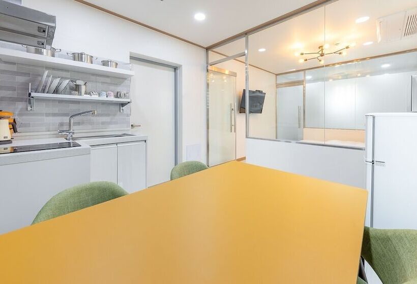 Nami Island Pig Dream Spa Pension