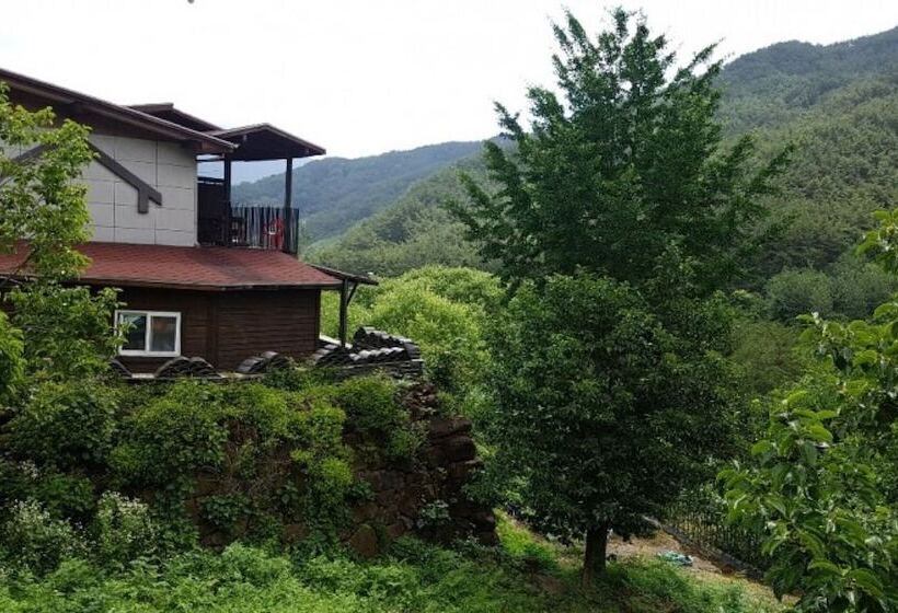 Namwon Kids Pool Villa Woorine Pension