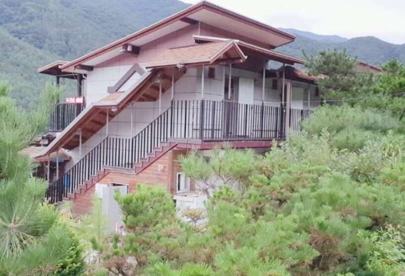 Namwon Kids Pool Villa Woorine Pension