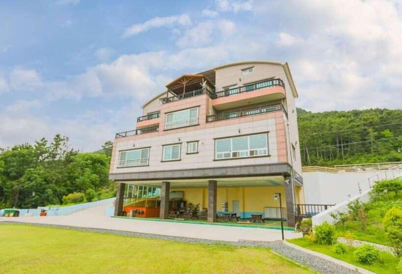 Geojedo Nomad Pension