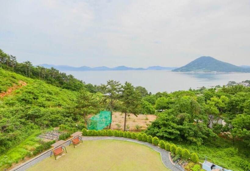 Geojedo Nomad Pension