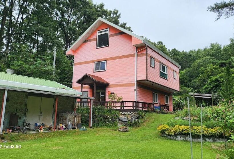 펜션 Andong Bohwadawon