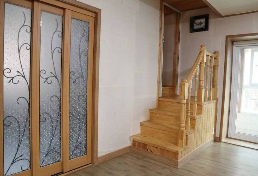 펜션 Andong Bohwadawon