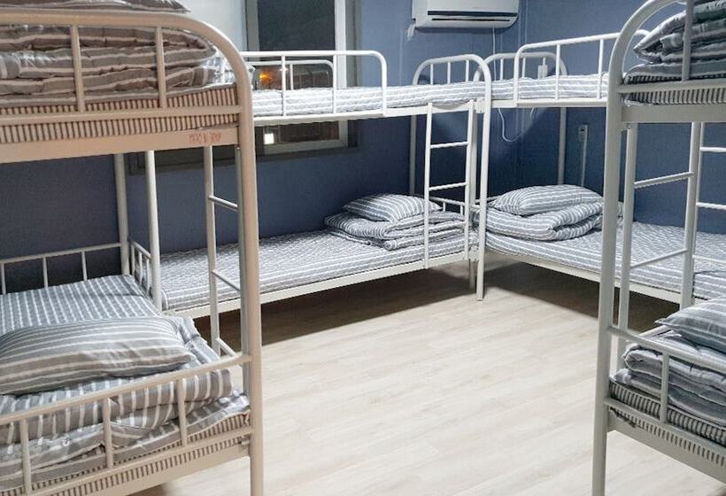 Pension (Hôtel basse catégorie) Boryeong Awesome Guest House