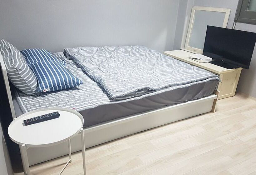 Pension (Hôtel basse catégorie) Boryeong Awesome Guest House