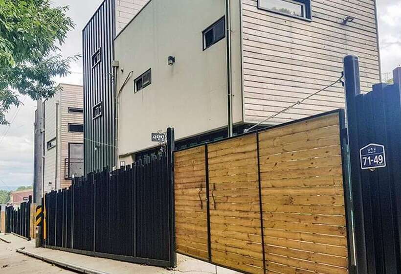 펜션 Cheongju Cheongnamdae Pool Villa