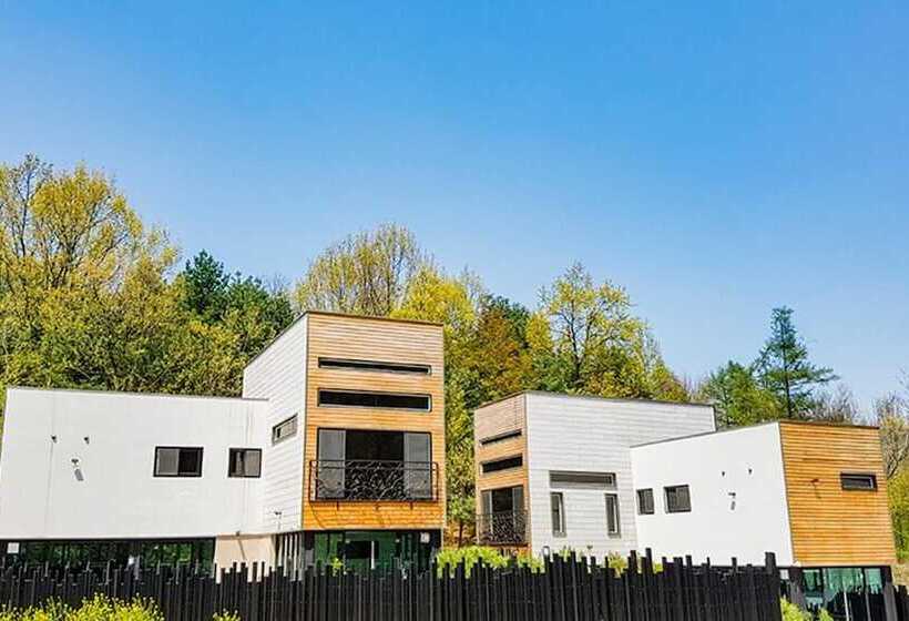 Pension Cheongju Cheongnamdae Pool Villa