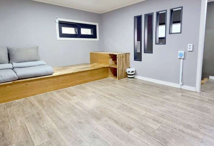 Pension Cheongju Cheongnamdae Pool Villa