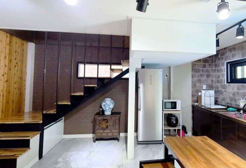 펜션 Cheongju Cheongnamdae Pool Villa