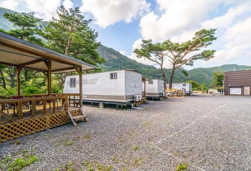 Пансион Danyang Pine Caravan Camping