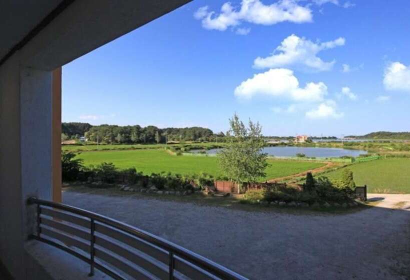 Gangneung Lua Garden Pension