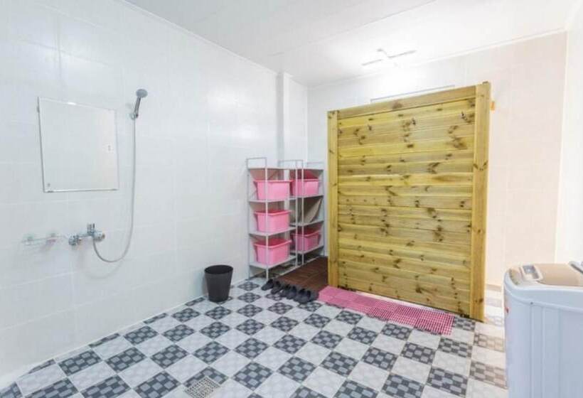 Pensió Gapyeong Captain Caravan And Glamping