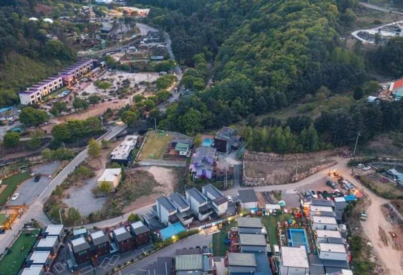 Pensão Gapyeong Dior Pool Villa