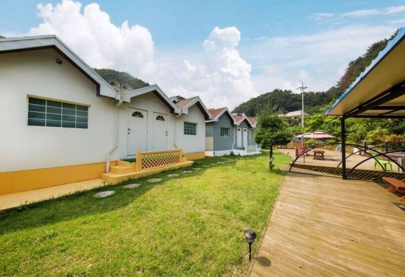 פנסיון Gapyeong Haengbogi Meomuneunjip House