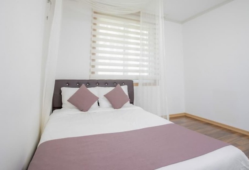 Pension (Hôtel basse catégorie) Gapyeong High Palace Pool Villa