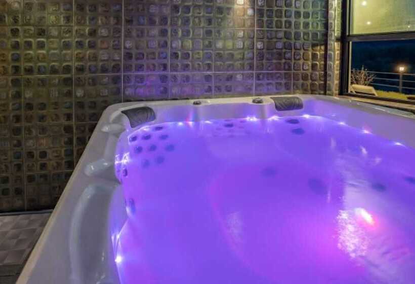 Pensione Gapyeong High Palace Pool Villa