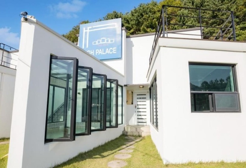 Pensione Gapyeong High Palace Pool Villa