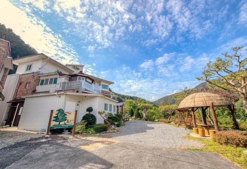 פנסיון Gapyeong Pogny Kids Poolvilla