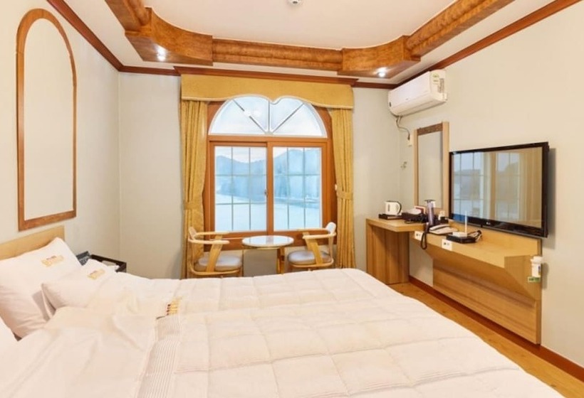 Pensão Goheung Hayan Noeul