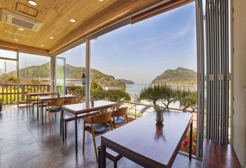 Pension (Hôtel basse catégorie) Goheung Hayan Noeul