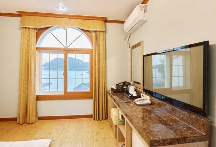 Pension (Hôtel basse catégorie) Goheung Hayan Noeul