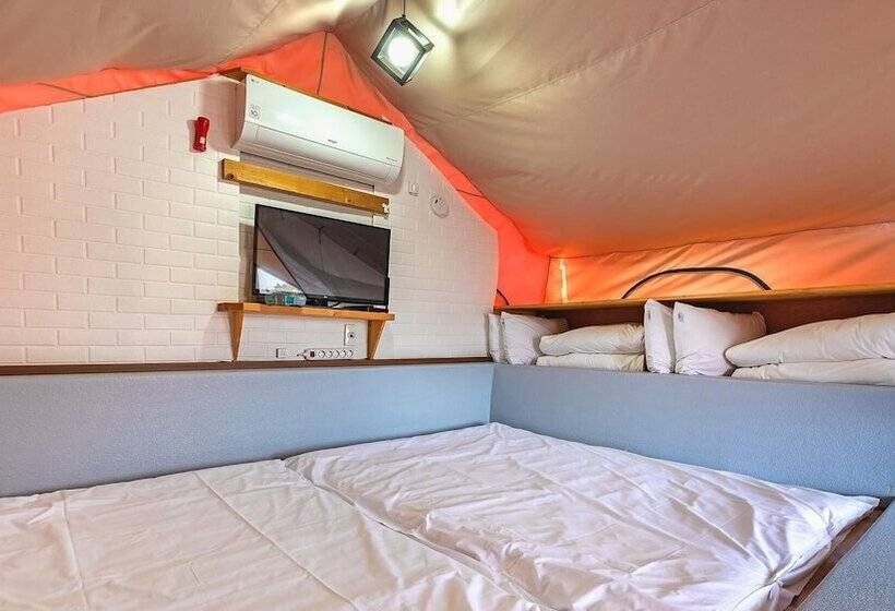 Pension (Hôtel basse catégorie) Goseong Bluewhale Glamping