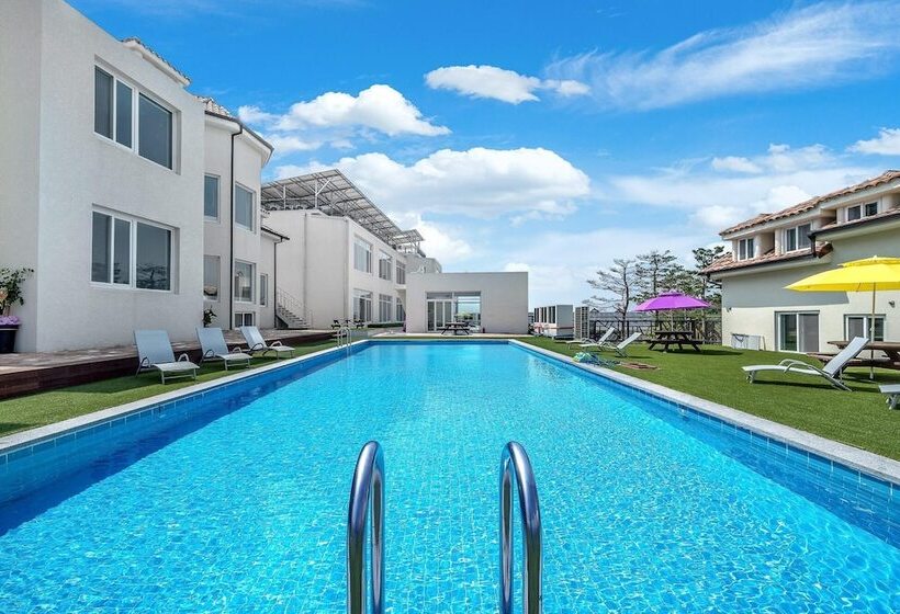 פנסיון Goseong Maple Kids&spa&poolivilla