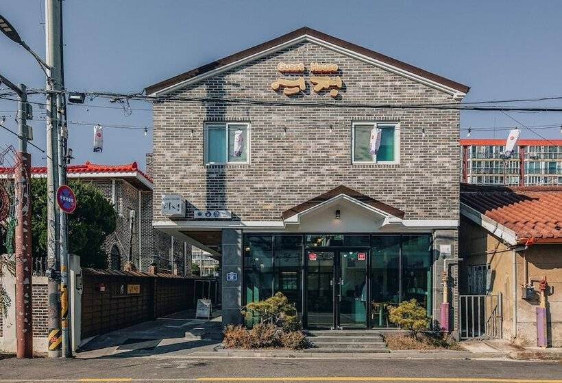 פנסיון Gunsan Yeojeong Guest House