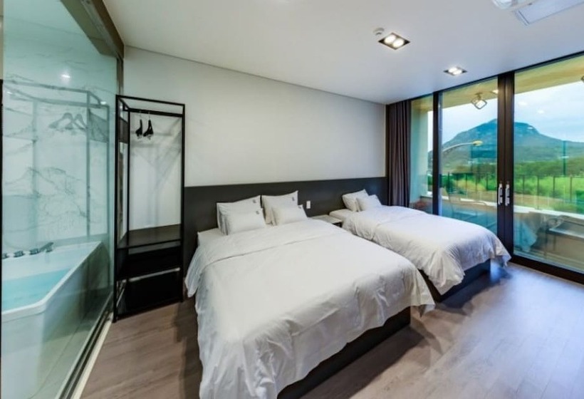 Pensione Hapcheon Ylang Ylang Pool Villa