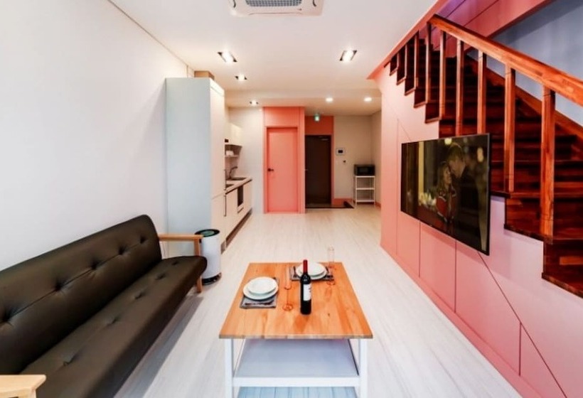 Pensione Hapcheon Ylang Ylang Pool Villa