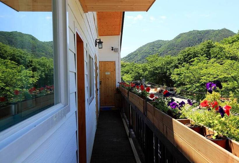 פנסיון Jeonju Oraedoenmirae Guest House