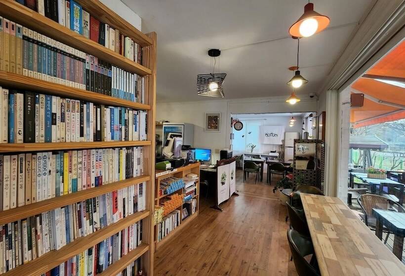 פנסיון Jeonju Oraedoenmirae Guest House