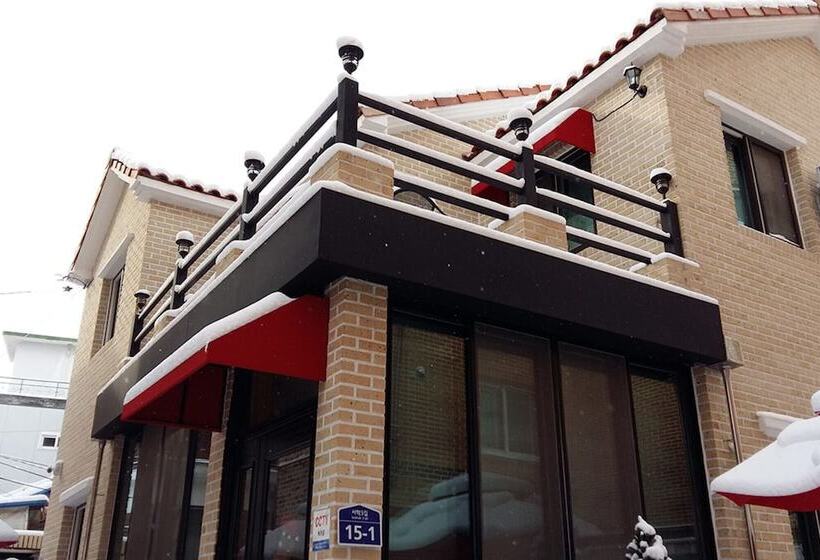 Pensionat Jeonju Poet & Zzamong Guesthouse