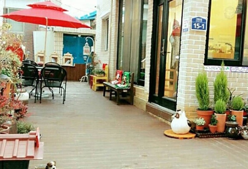 Pensionat Jeonju Poet & Zzamong Guesthouse