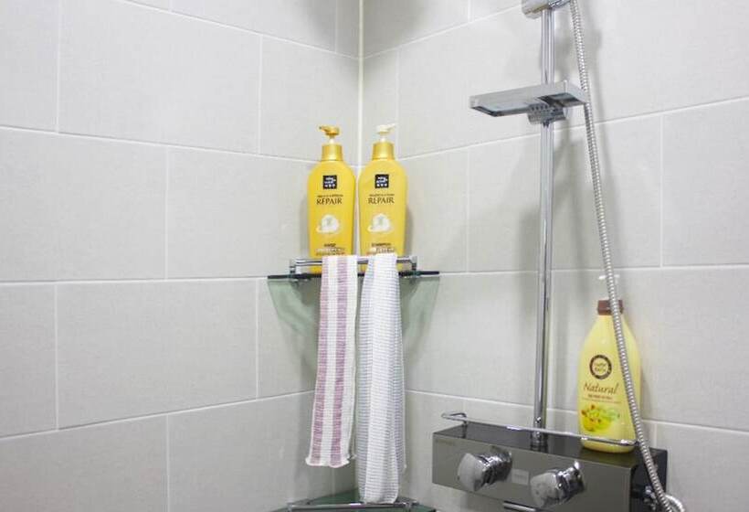 פנסיון Namhae Guest House Mi