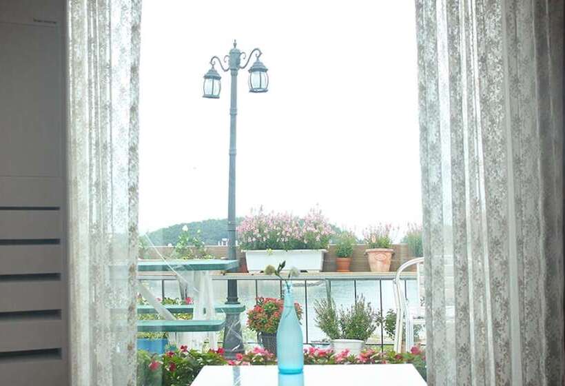 بنسيون Namhae Guest House Mi