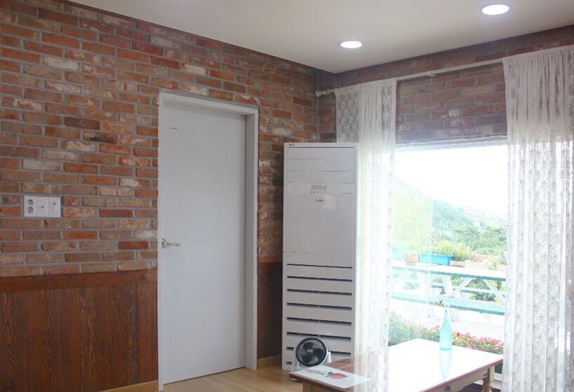 פנסיון Namhae Guest House Mi