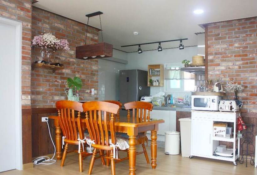 פנסיון Namhae Guest House Mi