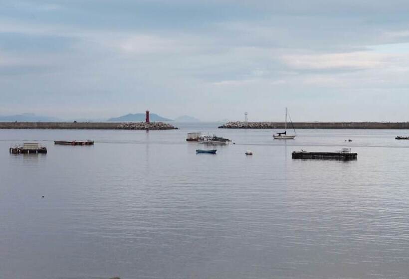 Pensão Namhae Memory Plus Bed And Breakfast