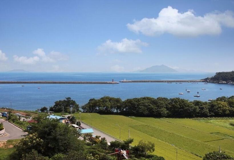 Pensão Namhae Memory Plus Bed And Breakfast