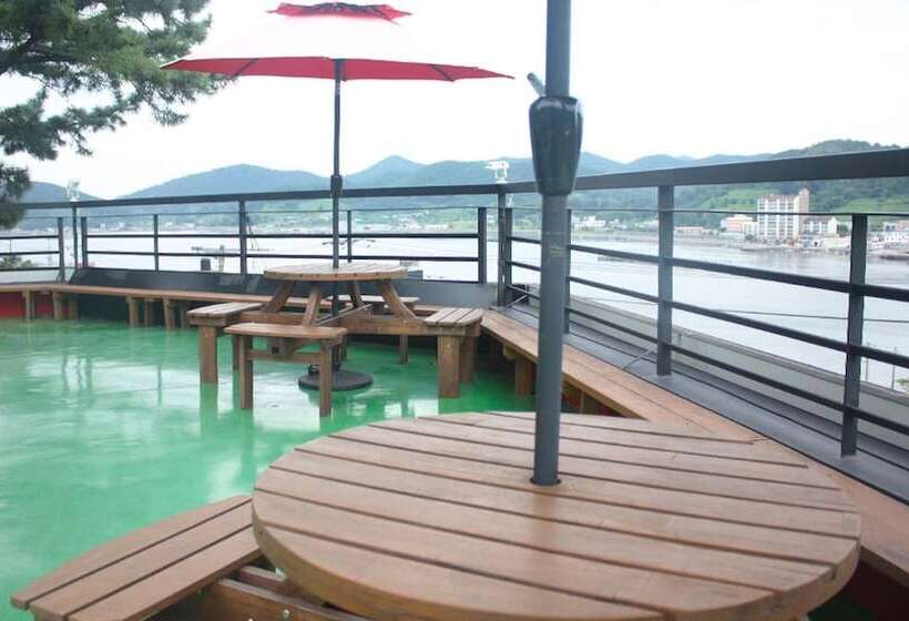 פנסיון Namhae Myeongpum Guest House