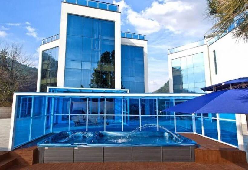 Pensão Namhae Pine Tree Resort