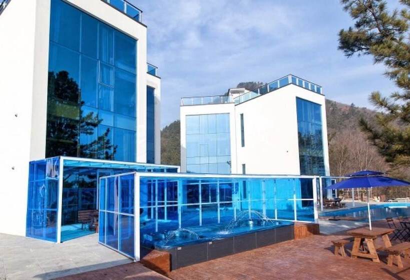 Pensão Namhae Pine Tree Resort