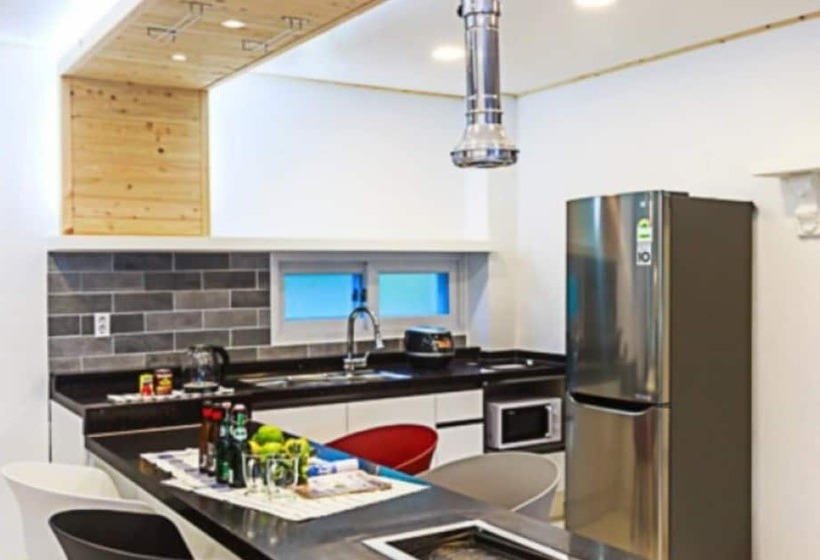 Pension (Hôtel basse catégorie) Nanhae Jeogsila Pool Villa