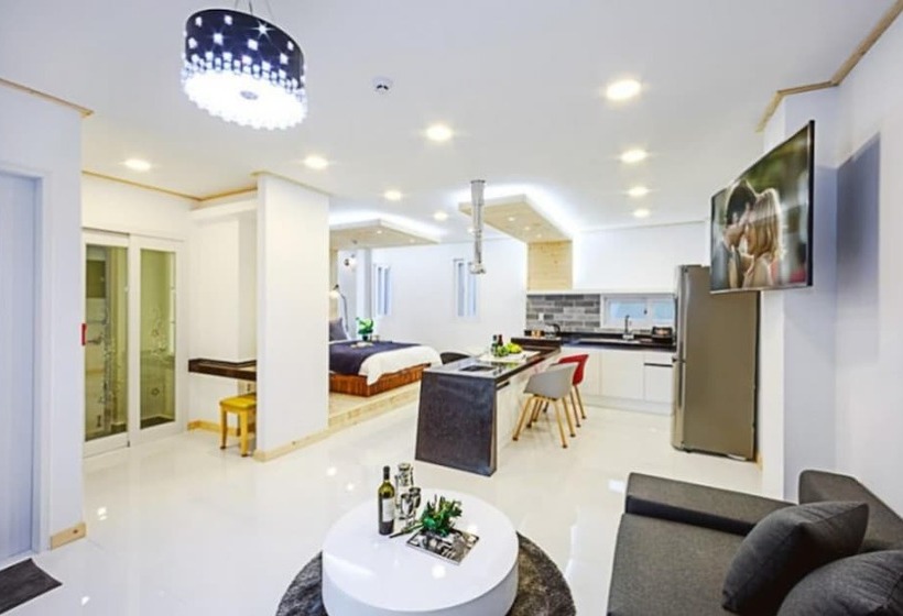 Pension (Hôtel basse catégorie) Nanhae Jeogsila Pool Villa