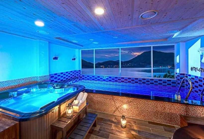 Pension (Hôtel basse catégorie) Nanhae Jeogsila Pool Villa