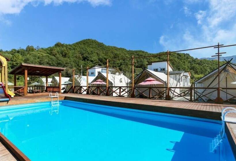 Пансион Pocheon Moonlight Dog Glamping Site